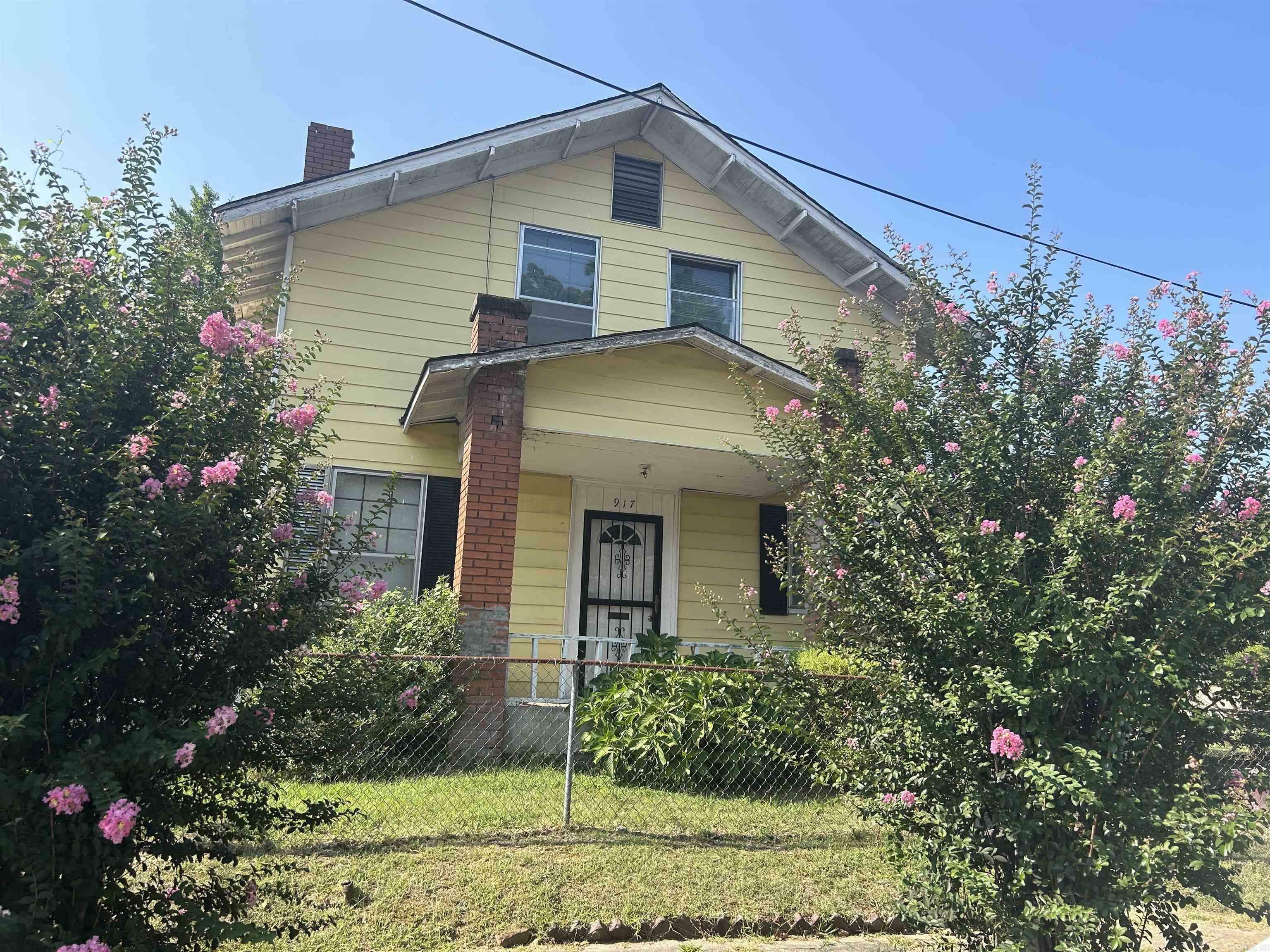 Property Photo:  917 W 22nd St  AR 72206 