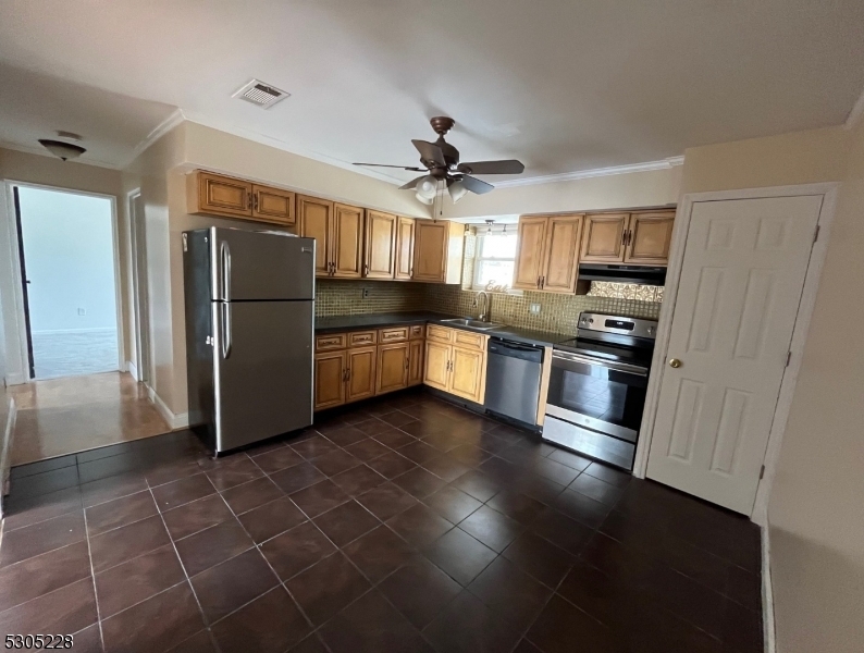 Property Photo:  1000 Unicorn Way 3A  NJ 07011 