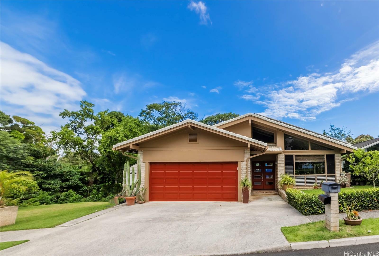 Property Photo:  47-571 Hakuhale Street  HI 96744 