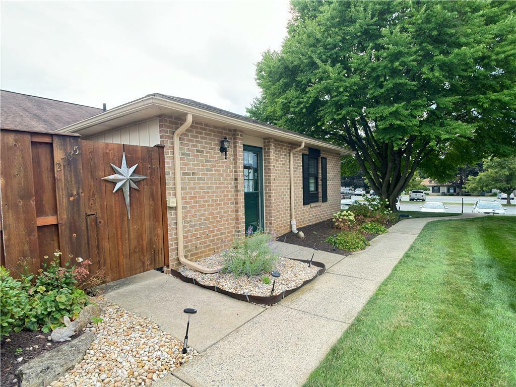 Property Photo:  2765 Rolling Green Place  PA 18062 