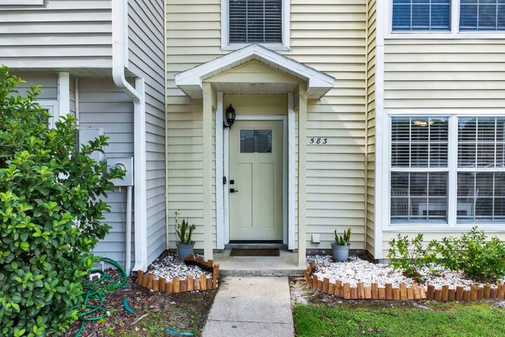 Property Photo:  583 Green Spring Circle  FL 32708 