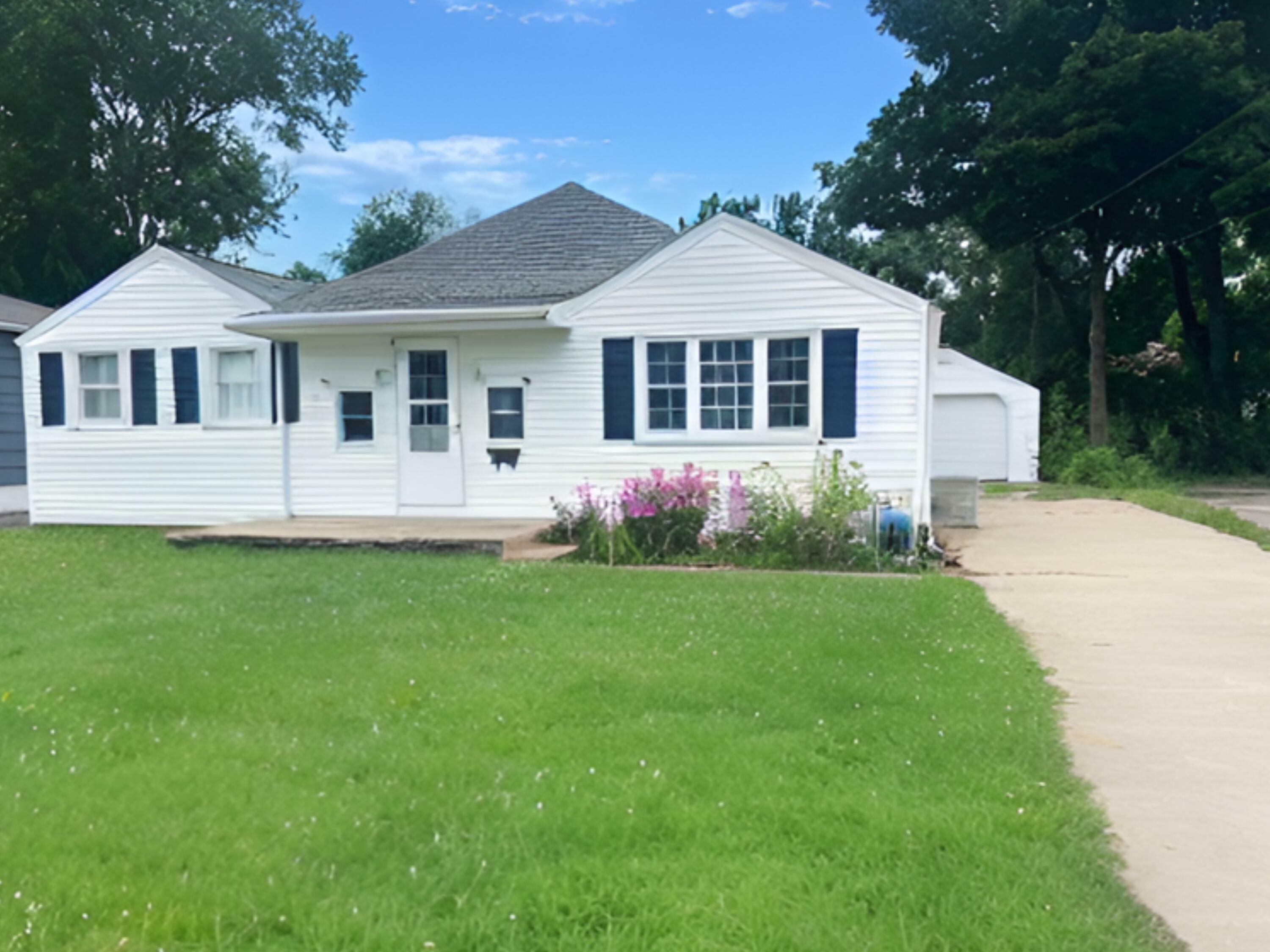 Property Photo: 714 E Prairie Ronde Street MI 49047
