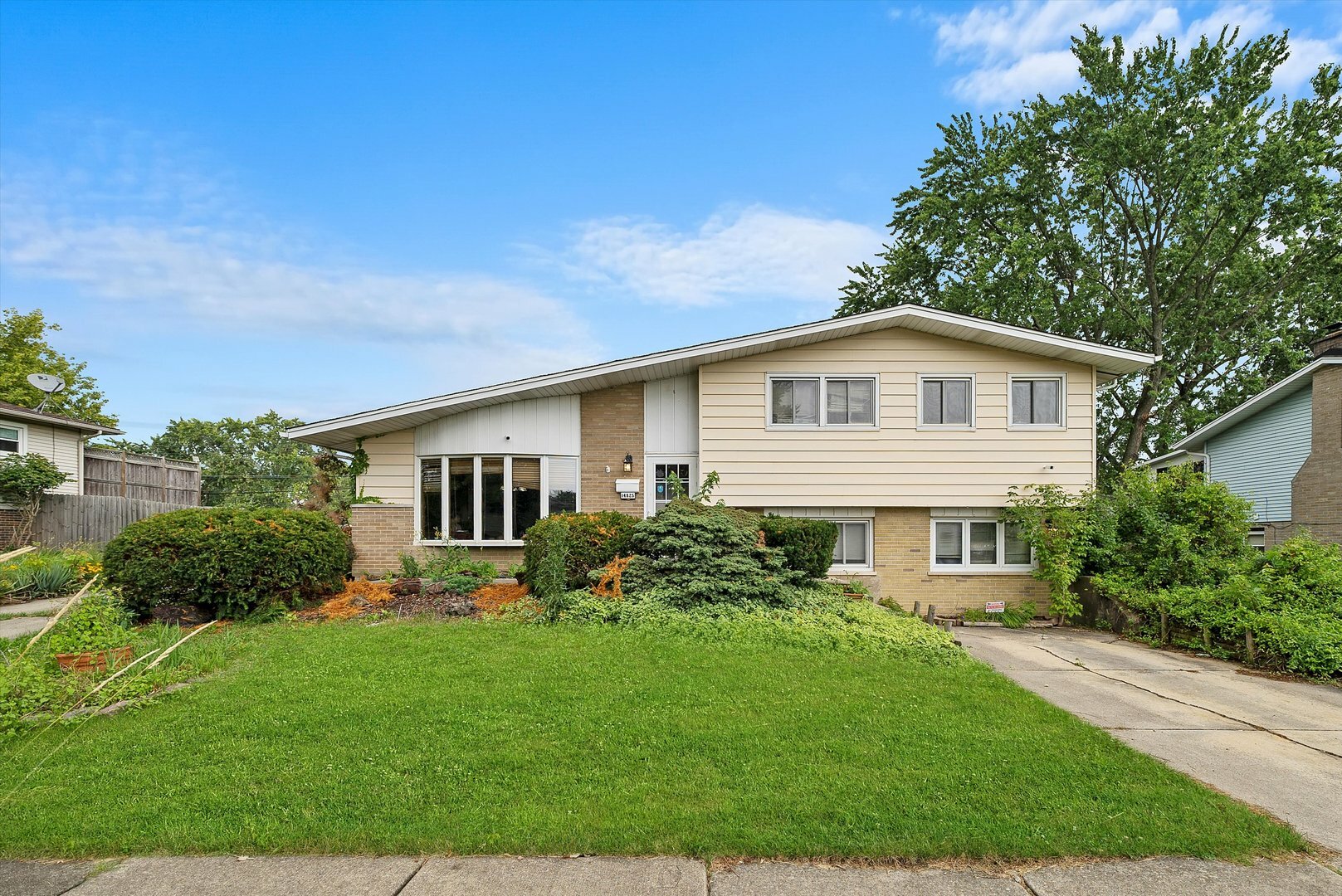 Property Photo:  14825 Parkside Avenue  IL 60452 