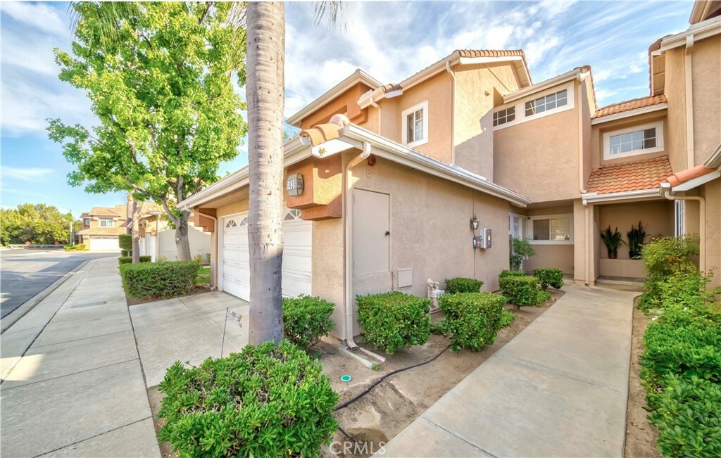 Property Photo:  1439 Elegante Court  CA 92882 