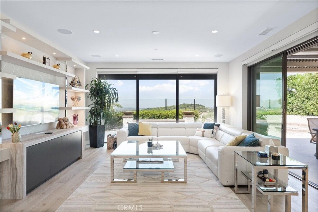 Property Photo:  171 Oceano  CA 92602 