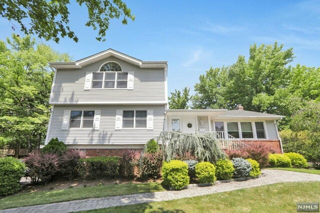 Property Photo:  10 Lynn Drive  NJ 07632 