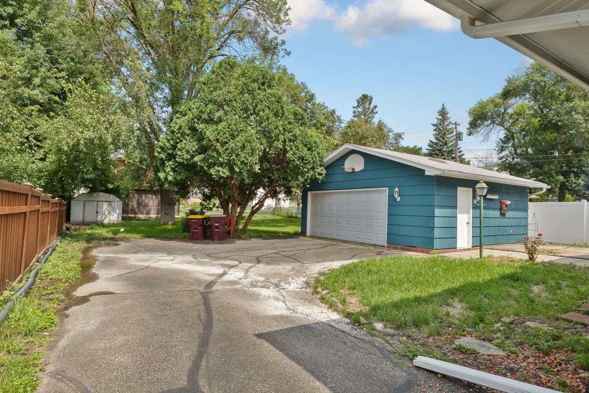 Property Photo:  421 Ruby Drive  MN 55118 