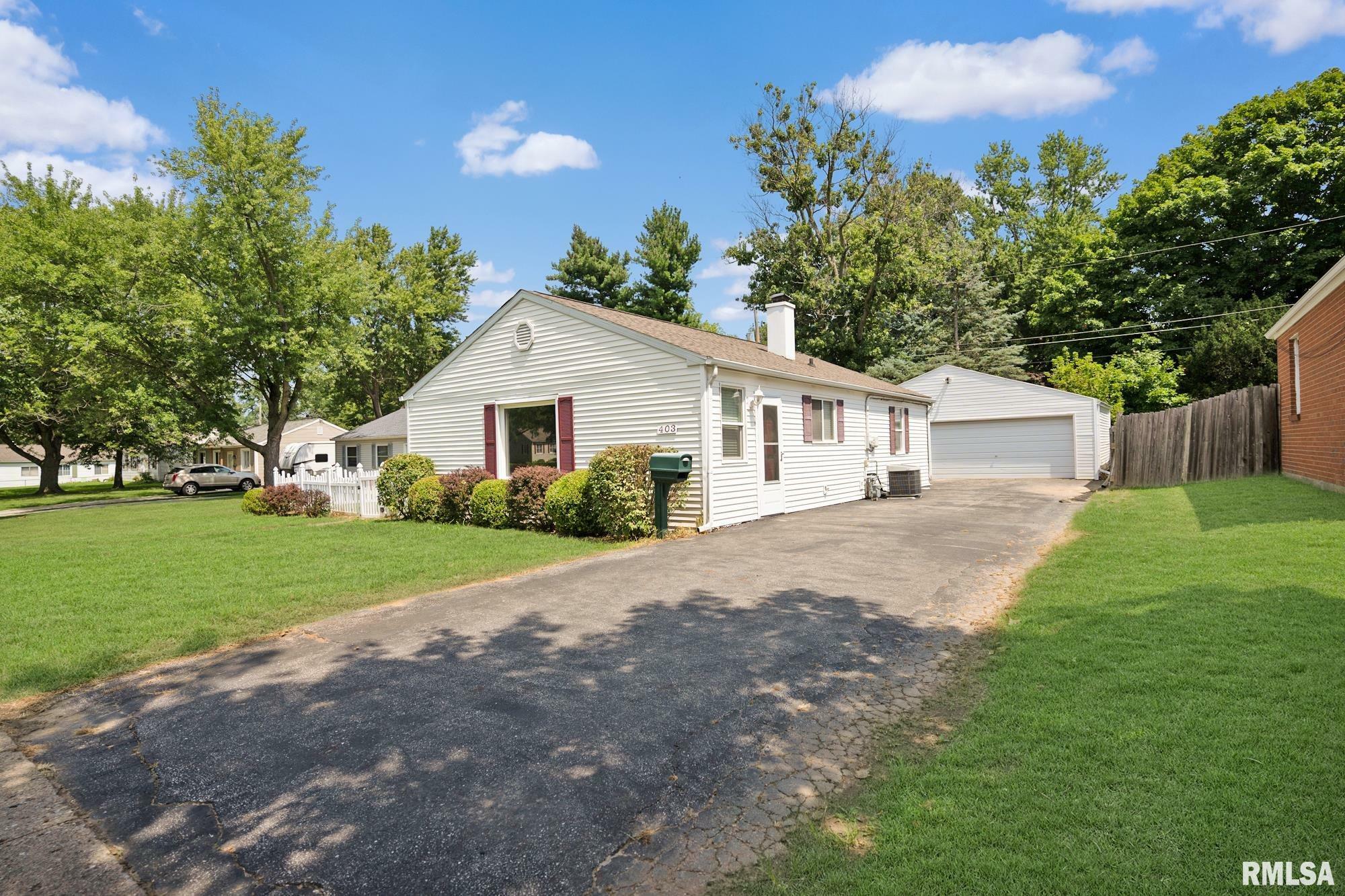 Property Photo: 403 Grant Road IL 61554