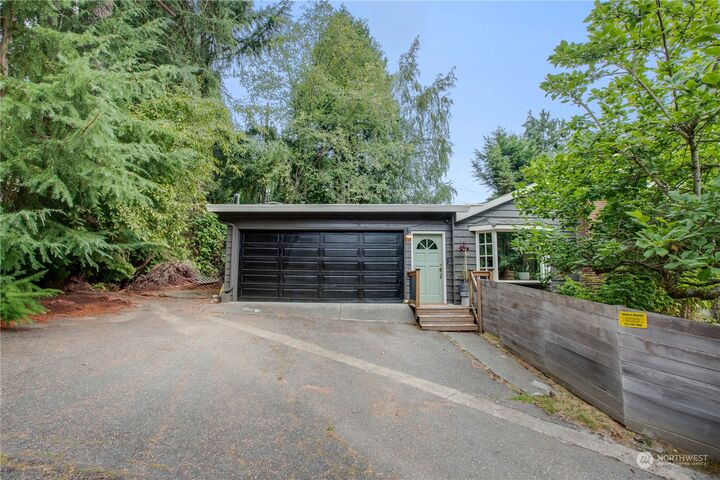 Property Photo: 19519 55th Avenue NE WA 98155