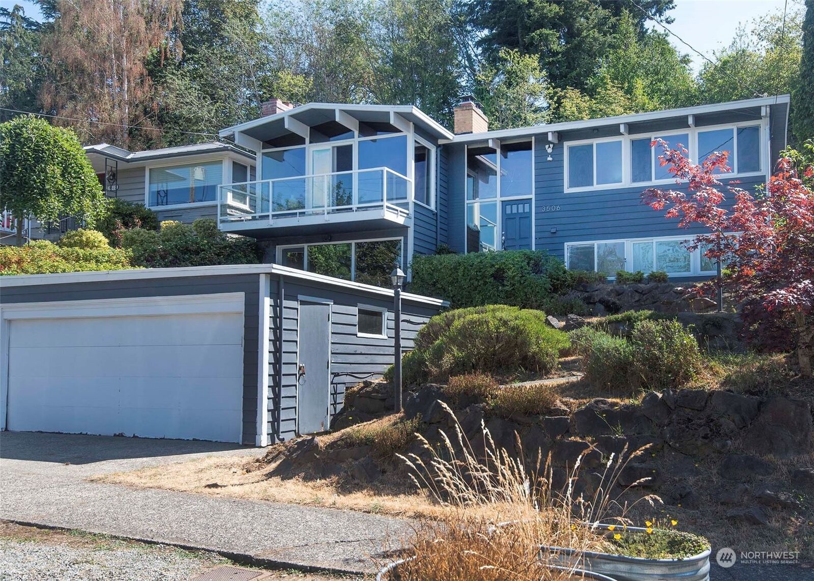 Property Photo:  3506  31st Avenue W  WA 98199 