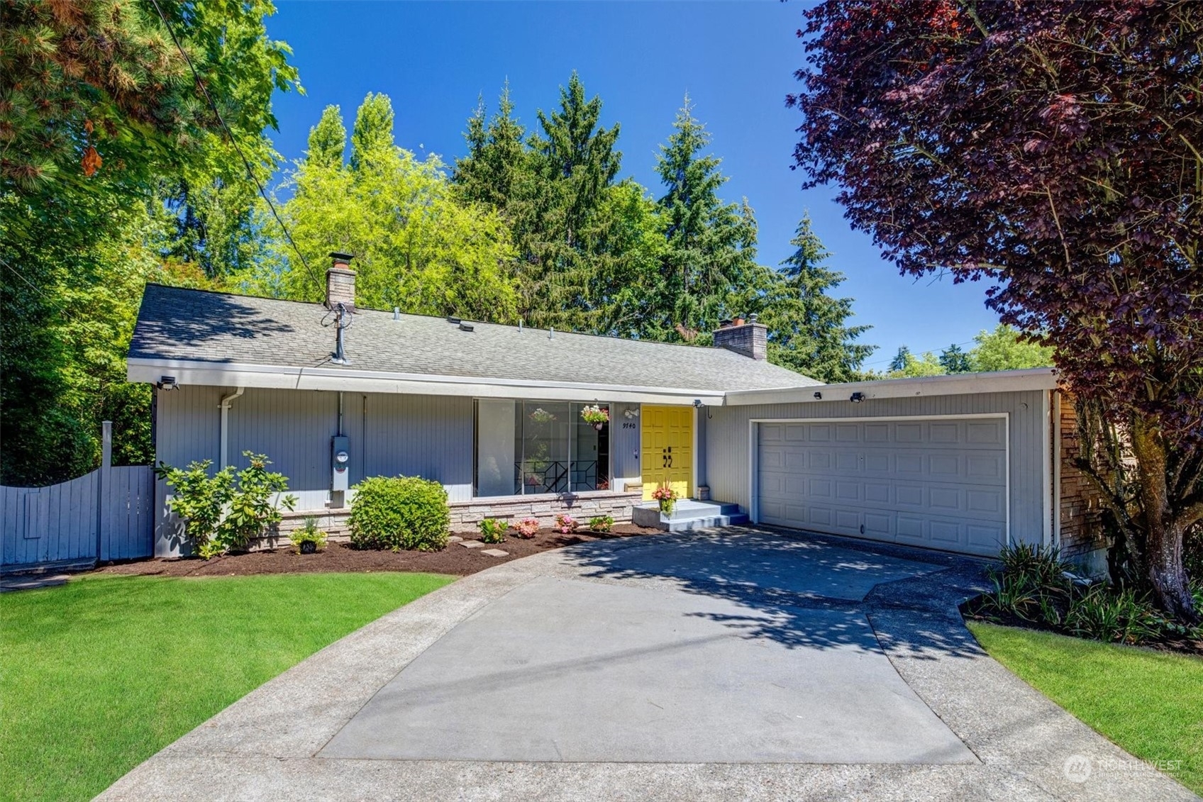 Property Photo:  9740 SE 40th Street  WA 98040 