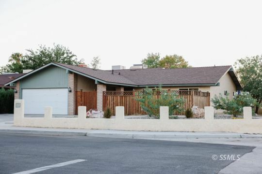 Property Photo:  1051 Peg St  CA 93555 