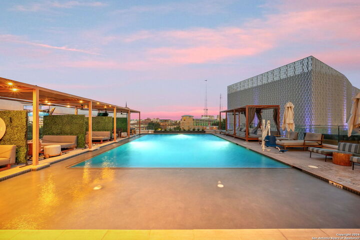 Property Photo:  123 Lexington Ave 1308  TX 78205 