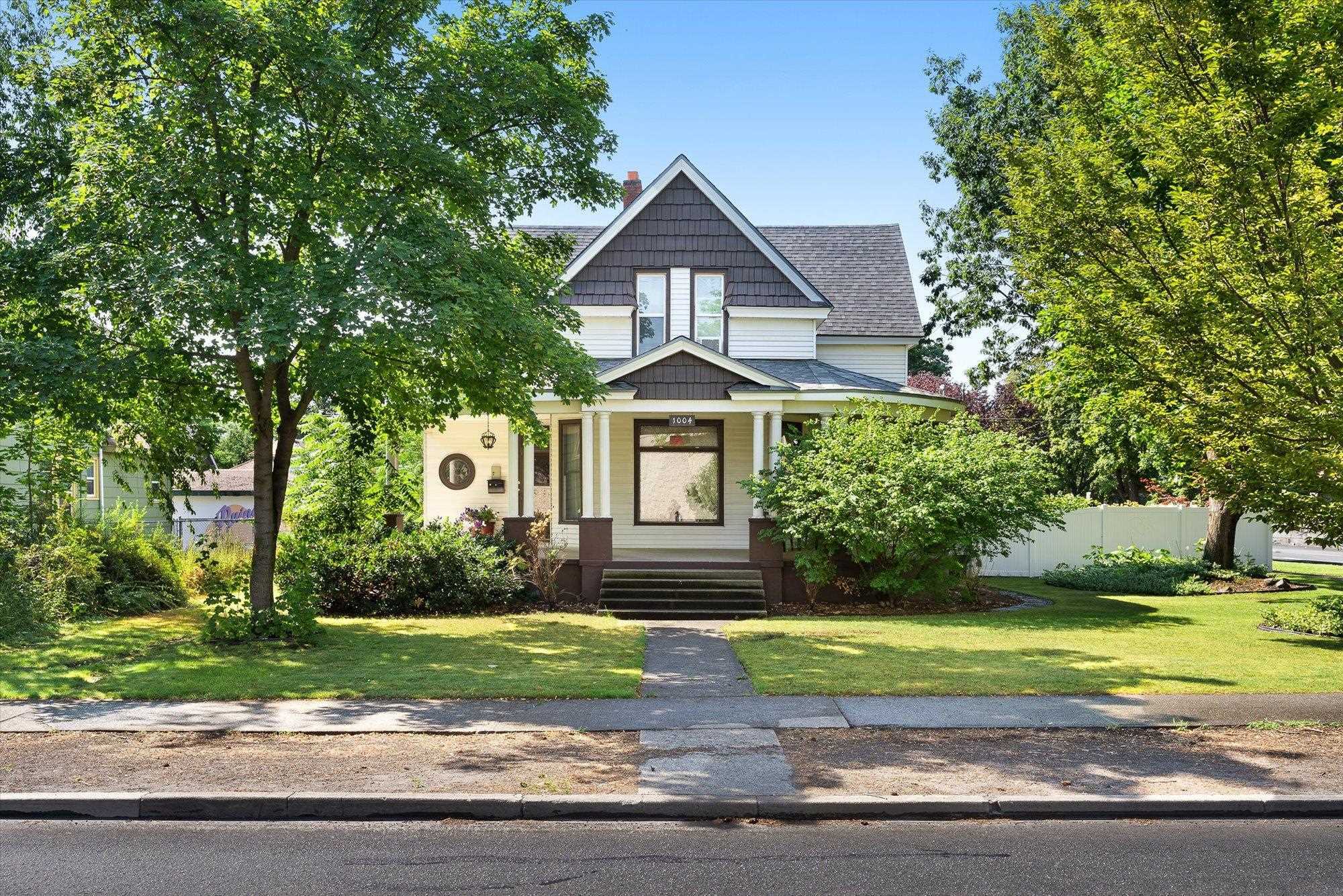 Property Photo: 1004 E Mission Ave WA 99202