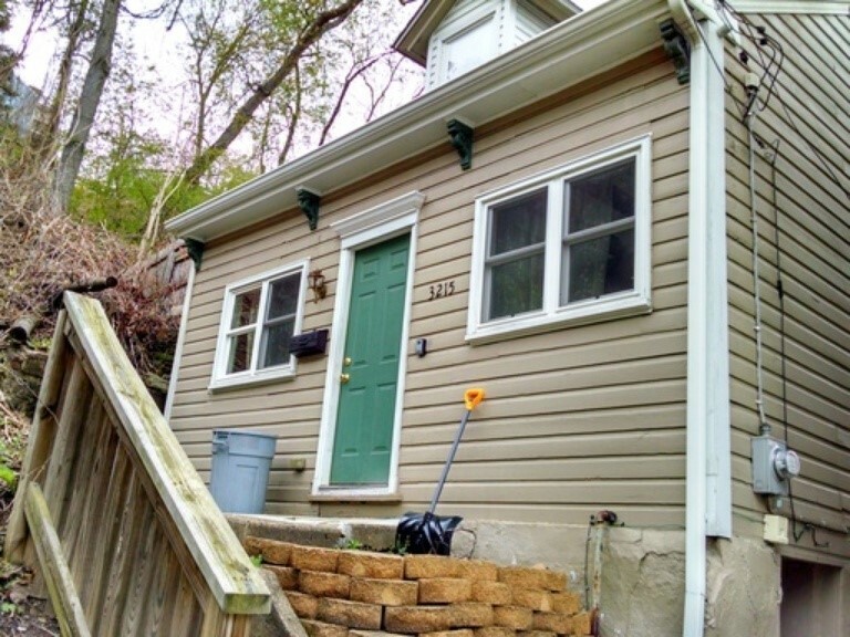 Property Photo:  3215 Edwards Way  PA 15203 