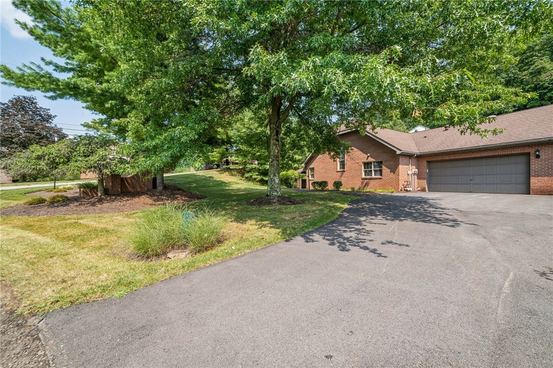 Property Photo:  1201 Murry Chase Lane  PA 15668 