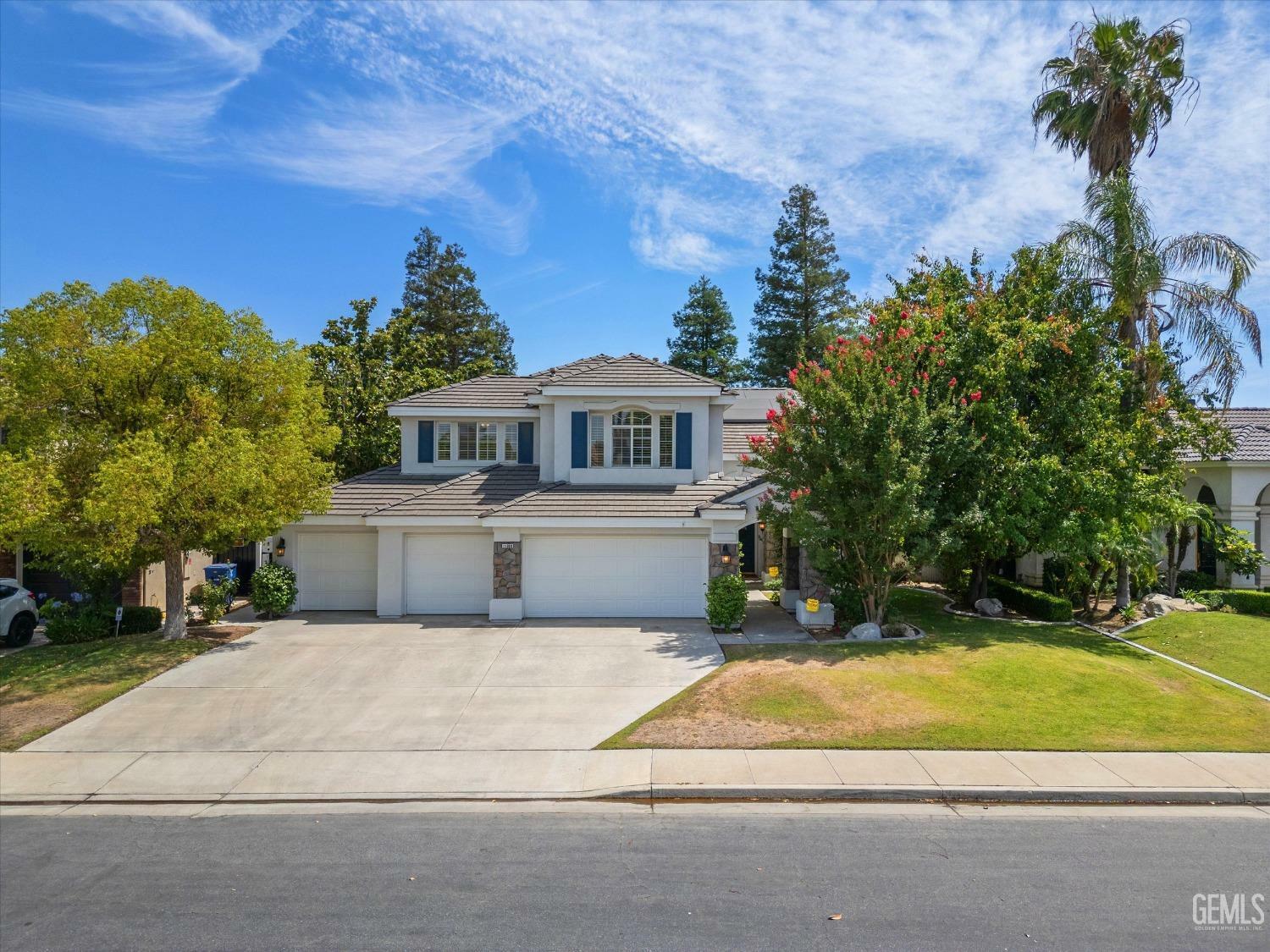 Property Photo:  11009 Danecroft Way  CA 93311 