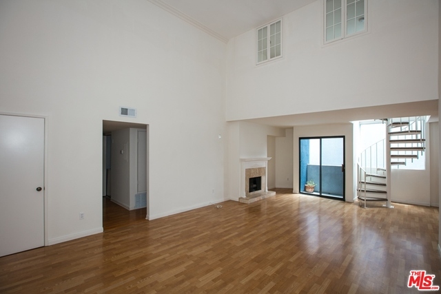 Property Photo:  1940  N Highland Ave 59  CA 90068 