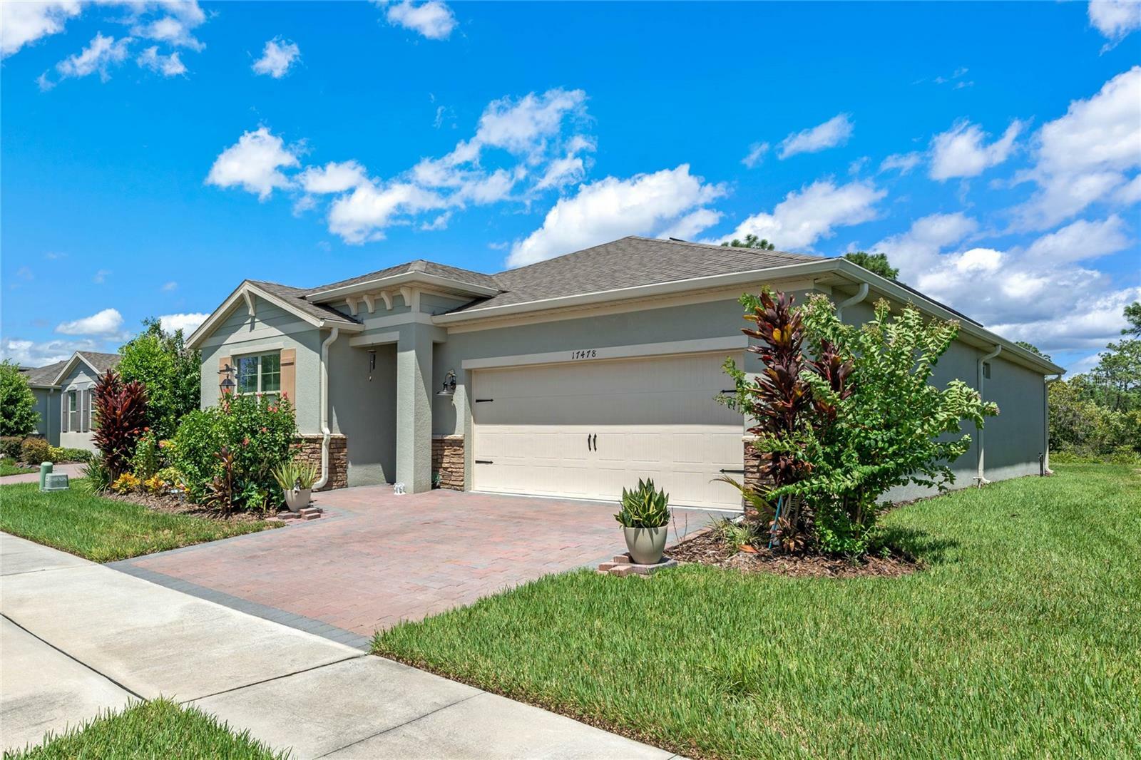 Property Photo:  17478 Blazing Star Circle  FL 34714 