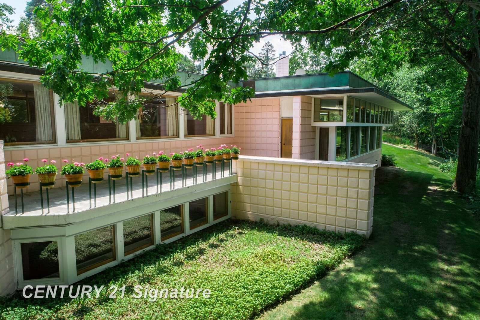 Property Photo: 745 S Meridian Road MI 48640
