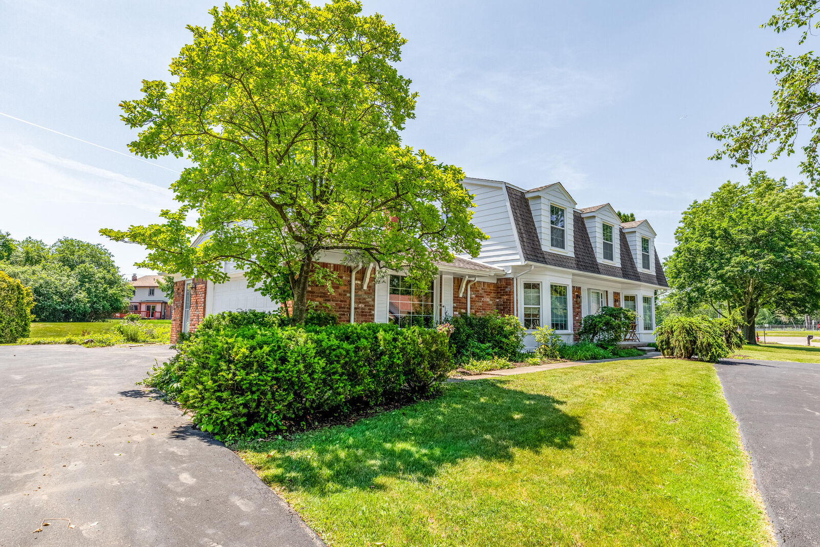 Property Photo:  2573 Wickfield Road  MI 48323 