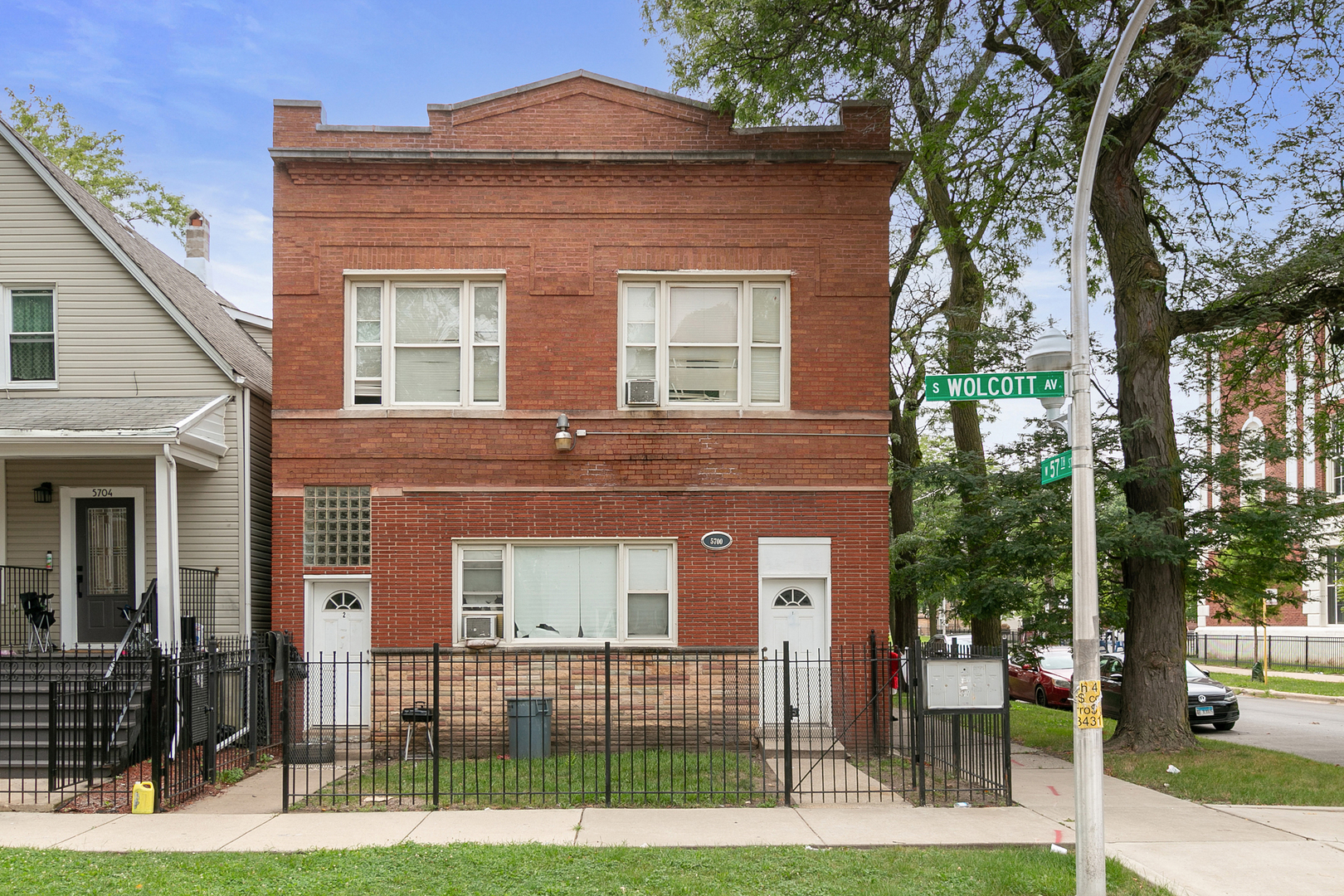 Property Photo:  5700 S Wolcott Avenue 2R  IL 60636 