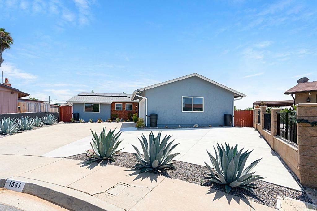 Property Photo:  1541 Magnolia Place  CA 92027 