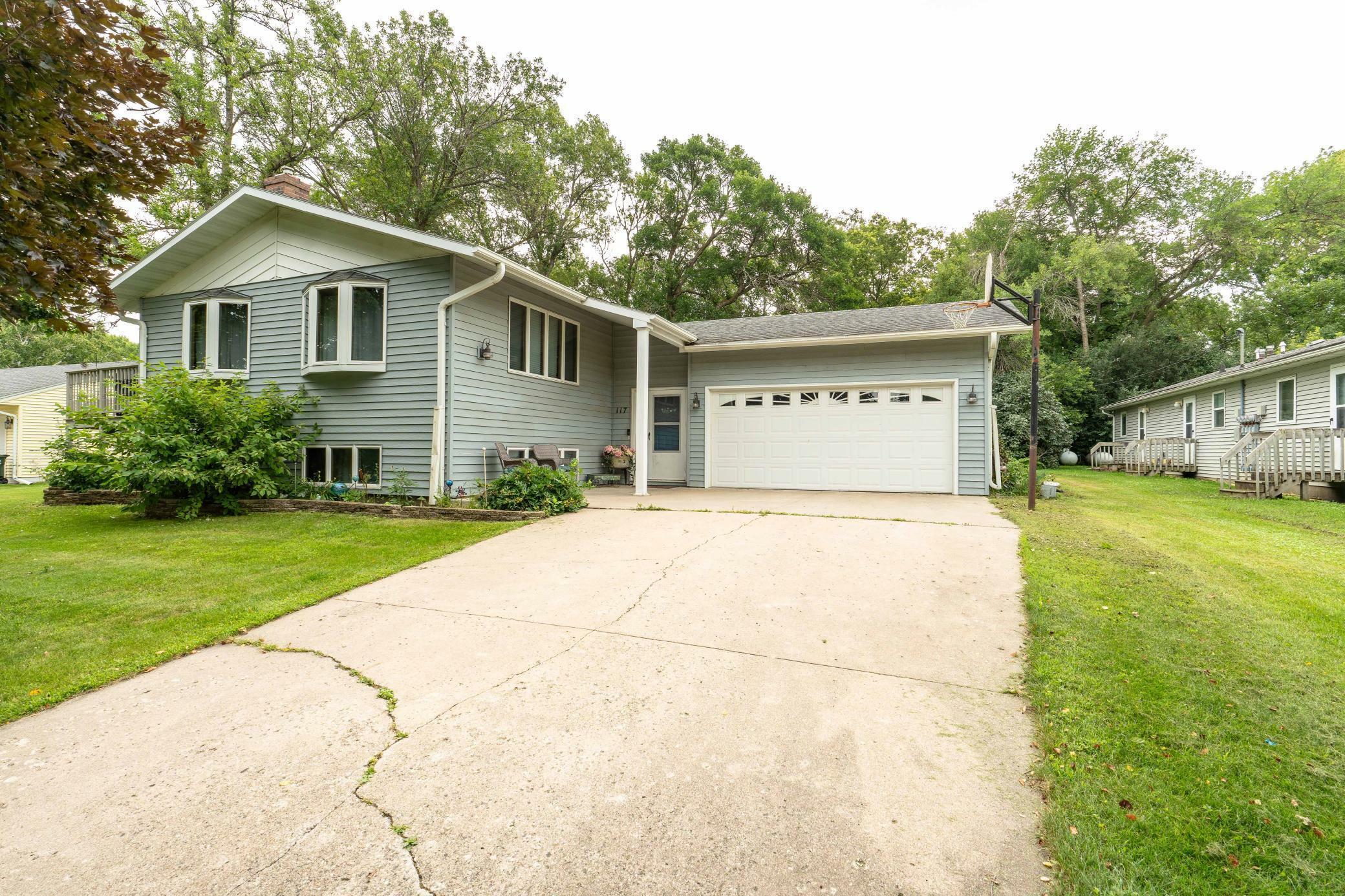 Property Photo:  117 8th Avenue NE  MN 56531 