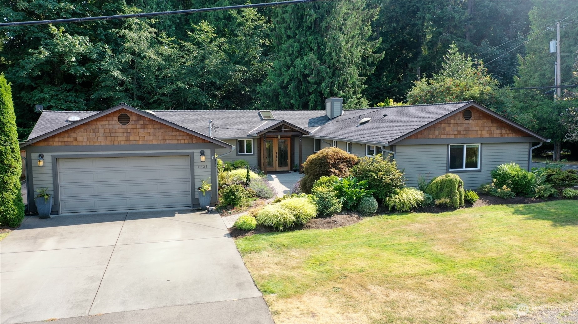 Property Photo:  11126 239th Place SW  WA 98020 