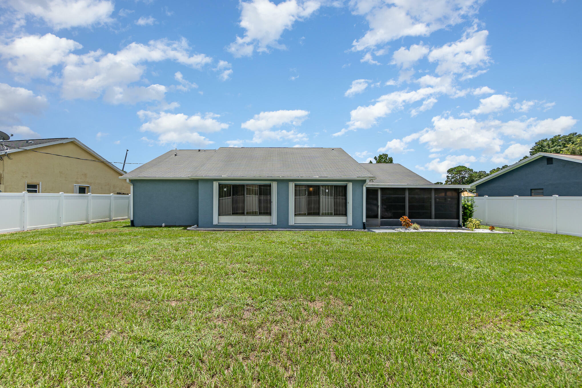 Property Photo:  569 Balcom Terrace SE  FL 32909 