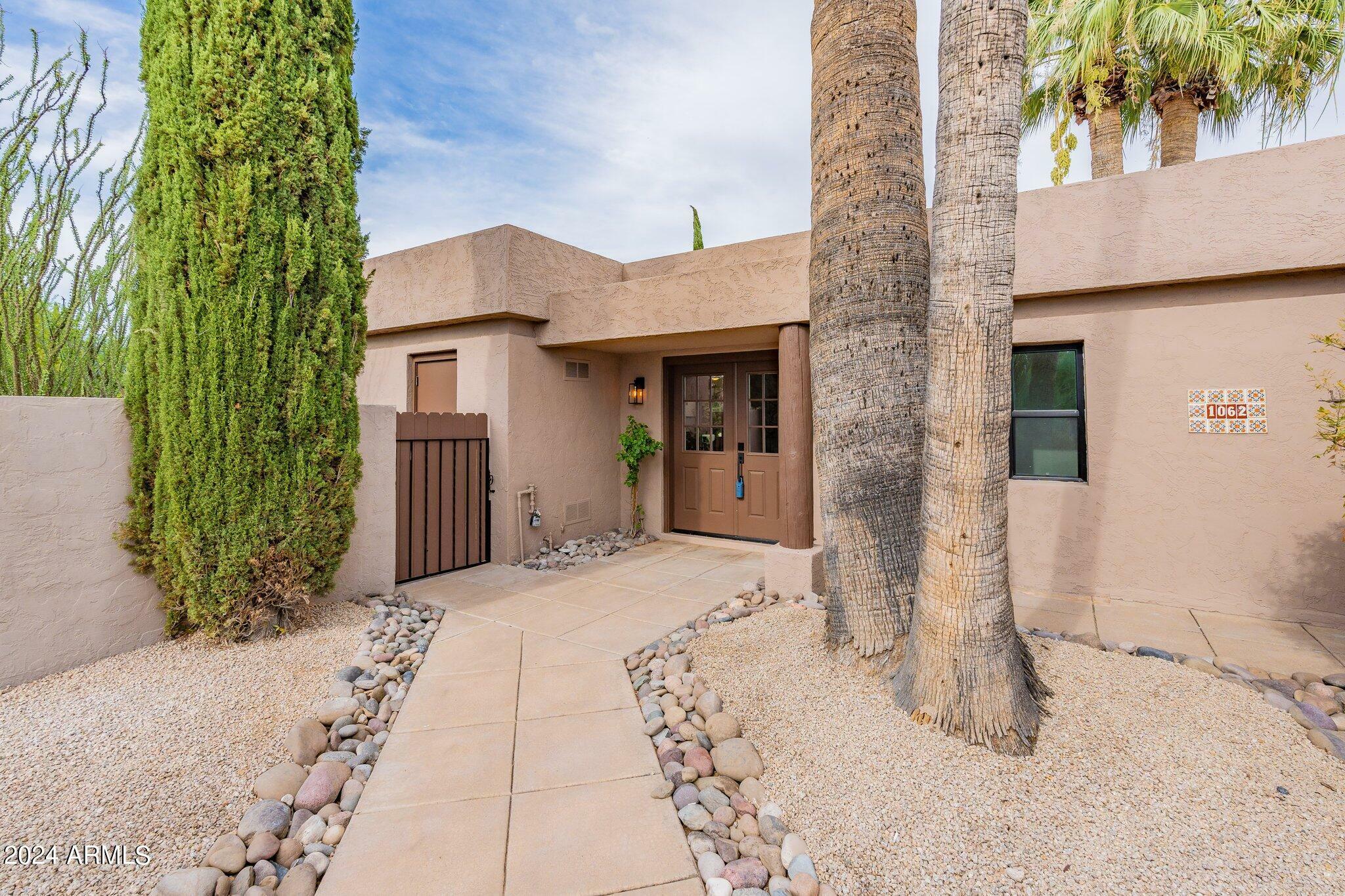 Property Photo:  1062 N Boulder Drive  AZ 85377 