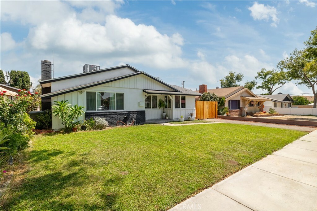 Property Photo:  2725 Lawrence Avenue  CA 92404 