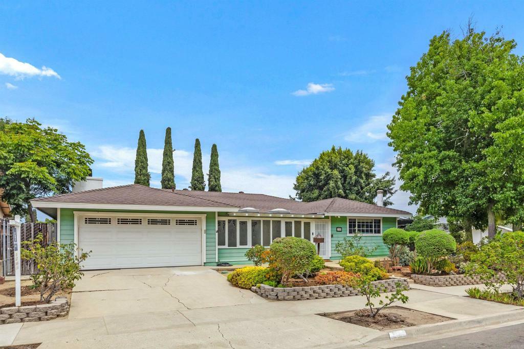 Property Photo:  708 Skyview Street  CA 92020 