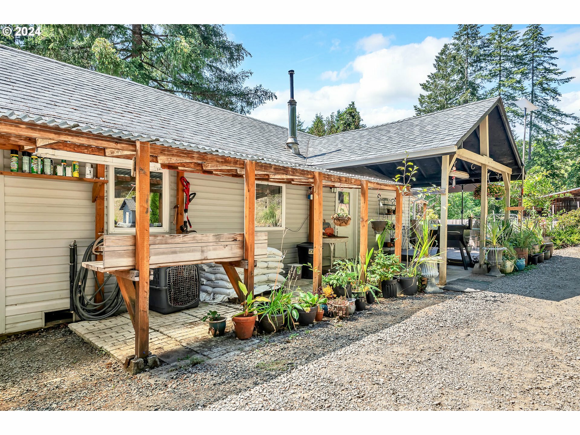 Property Photo: 18441 Highway 36 OR 97412