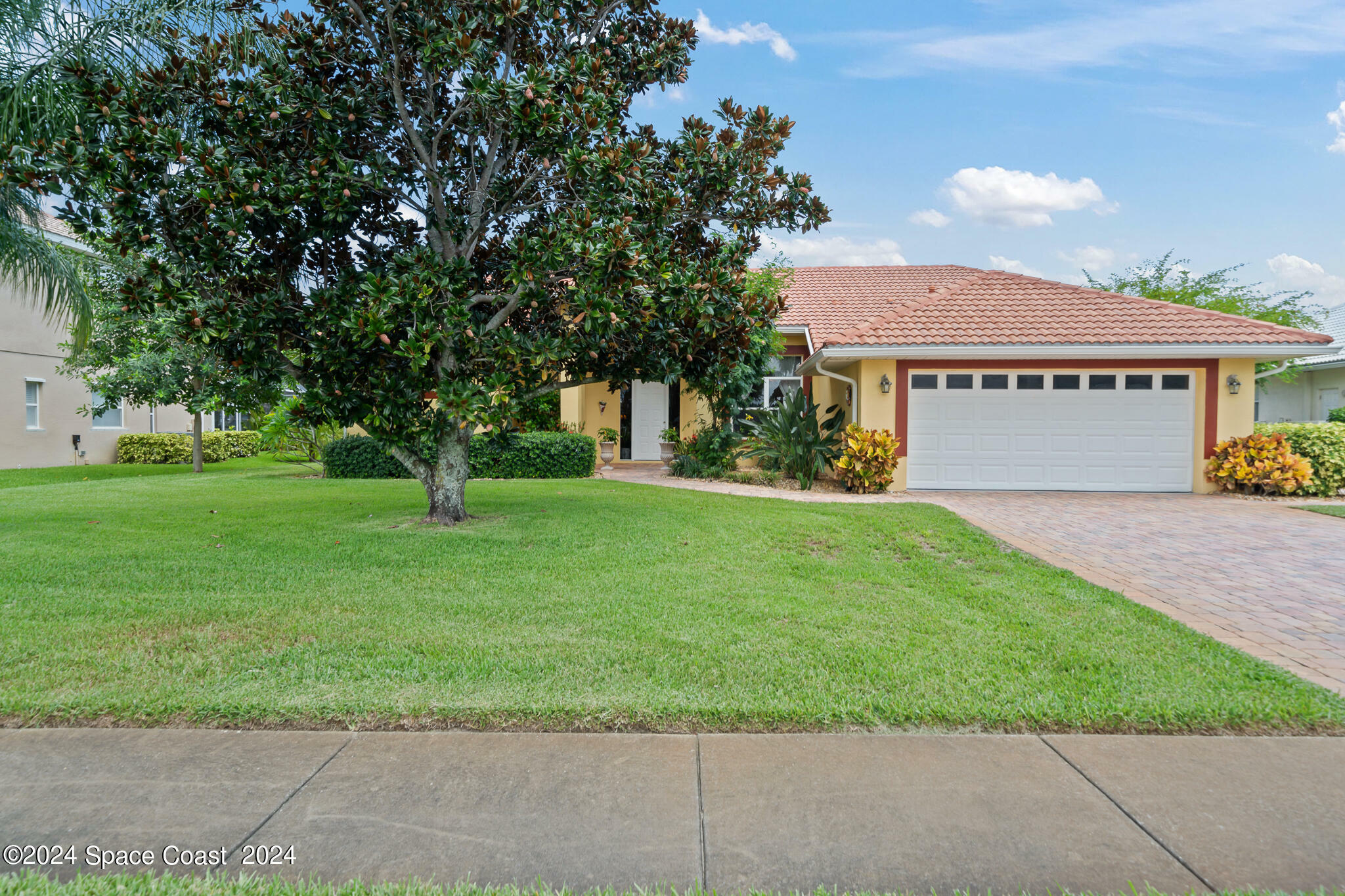 Property Photo:  129 Island View Drive  FL 32937 