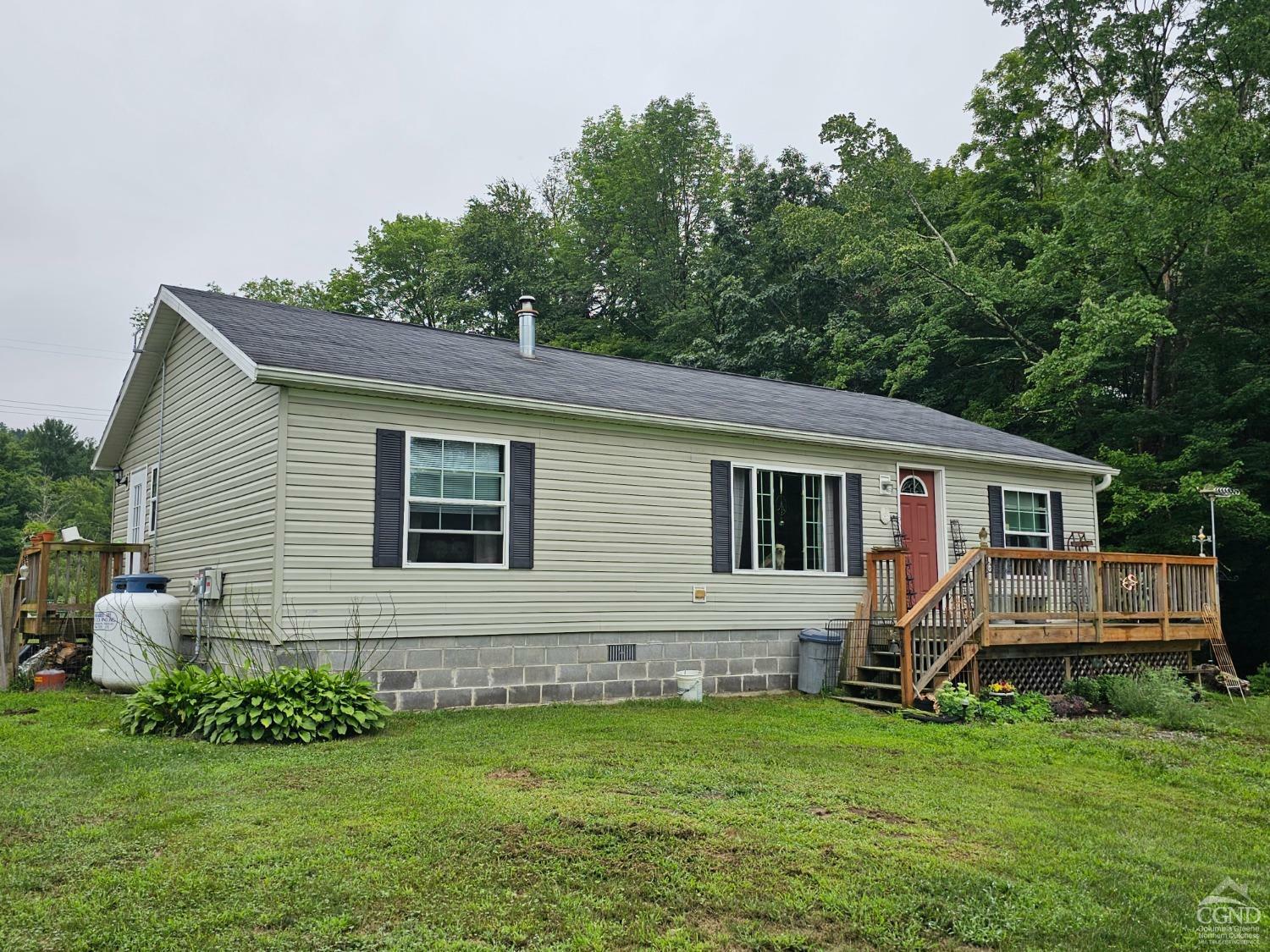 Property Photo:  28 Wolfs Den Road  NY 12062 