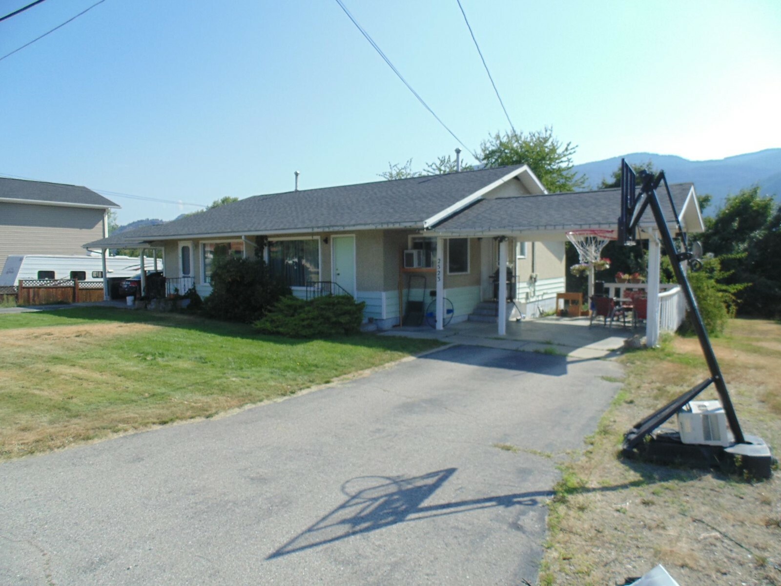 2521 6th Avenue  Castlegar BC V1N 2W3 photo