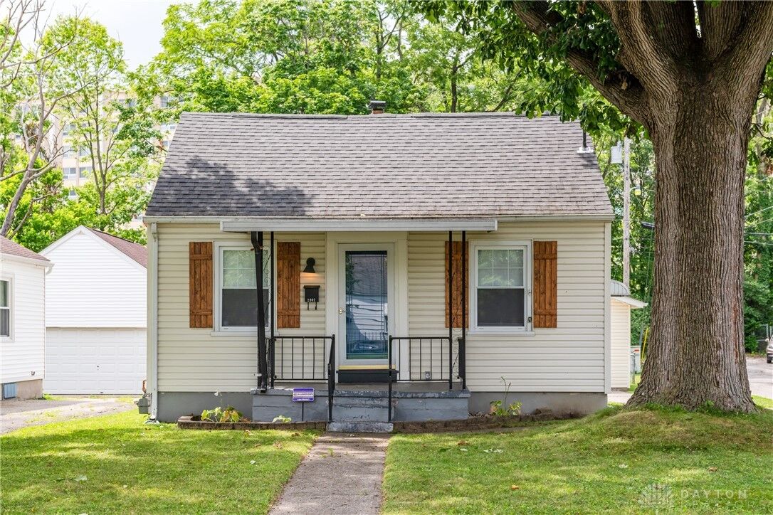 Property Photo:  2901 Lansing Drive  OH 45420 