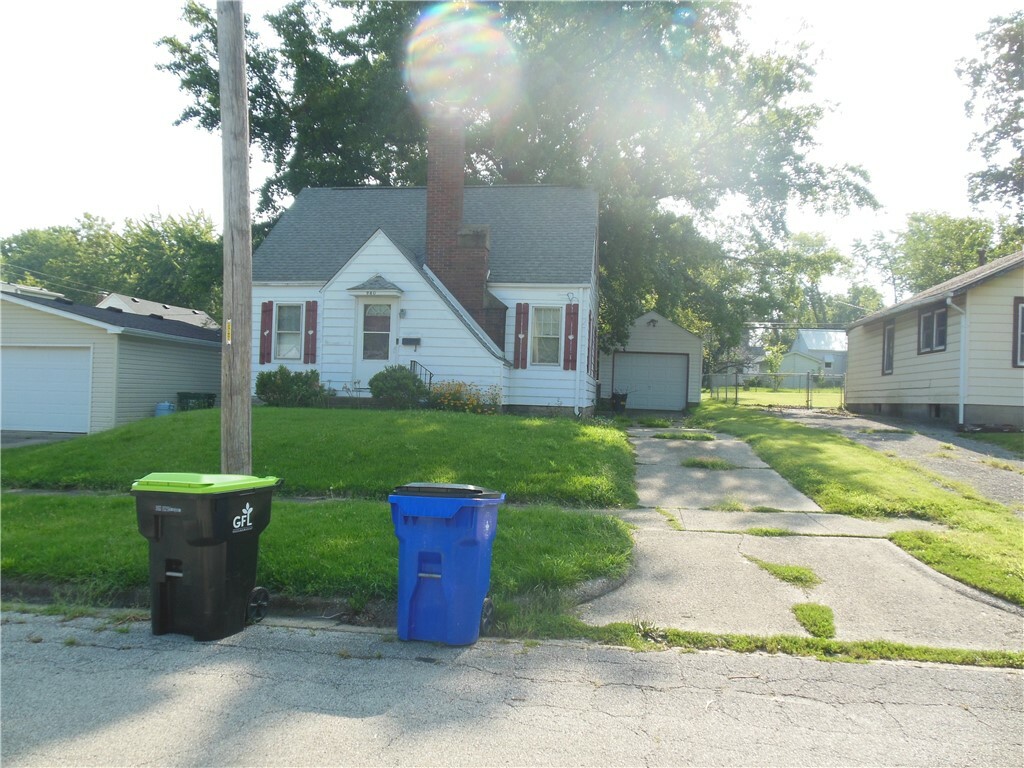 Property Photo:  980 N University Avenue  IL 62522 