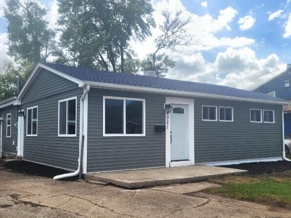 Property Photo: 4021 W 22nd Avenue IN 46404