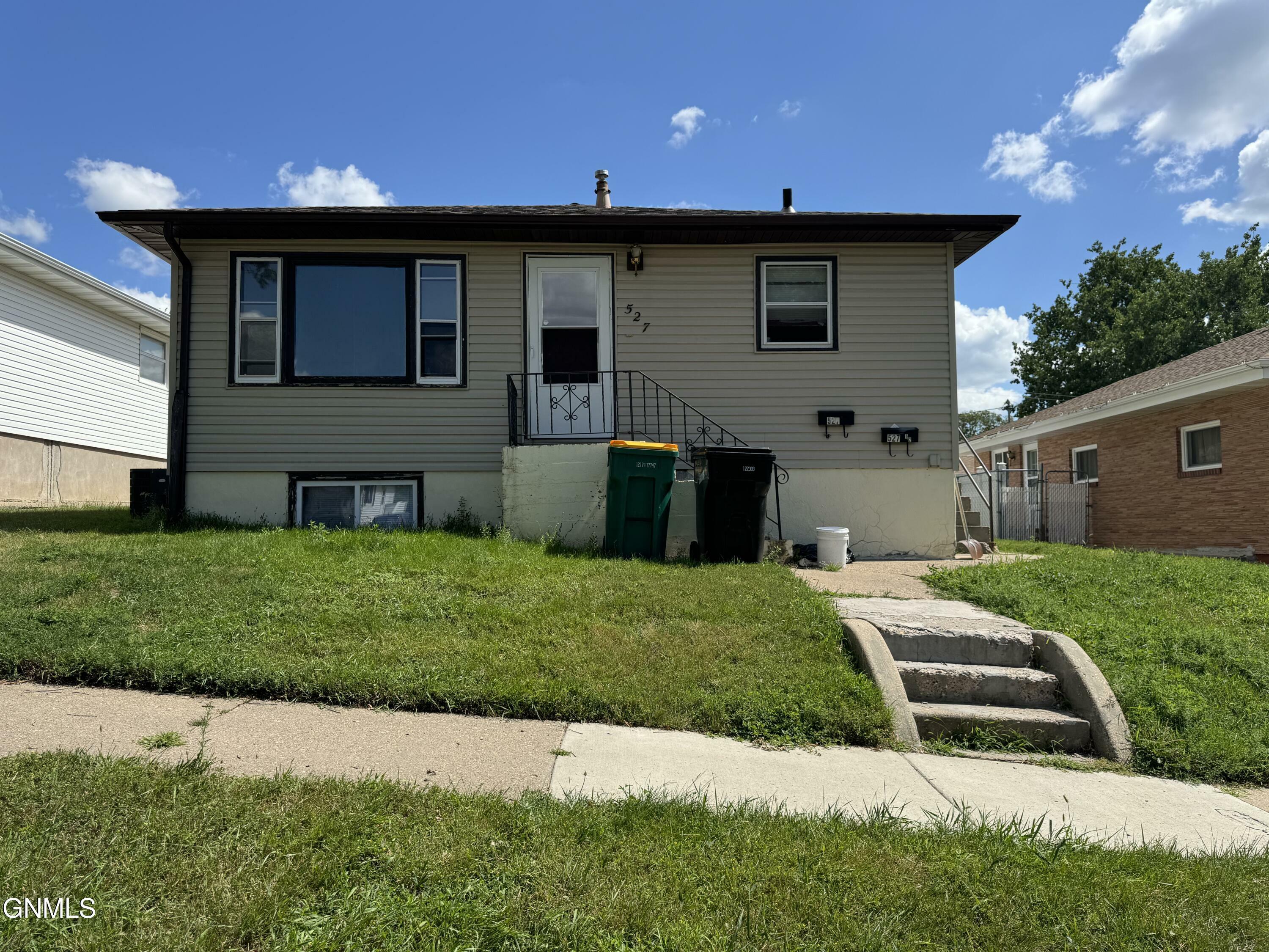 Property Photo:  527 19th Street  ND 58501 