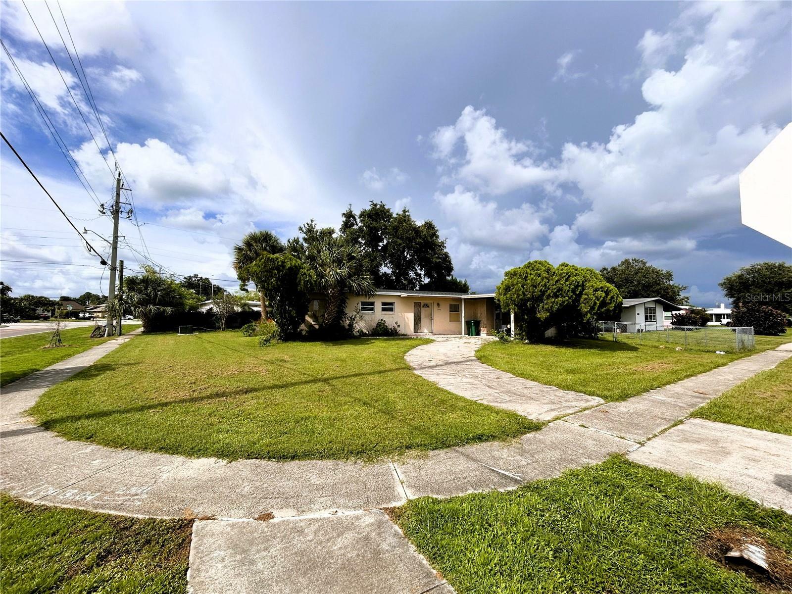 Property Photo:  21098 Glendale Avenue  FL 33952 