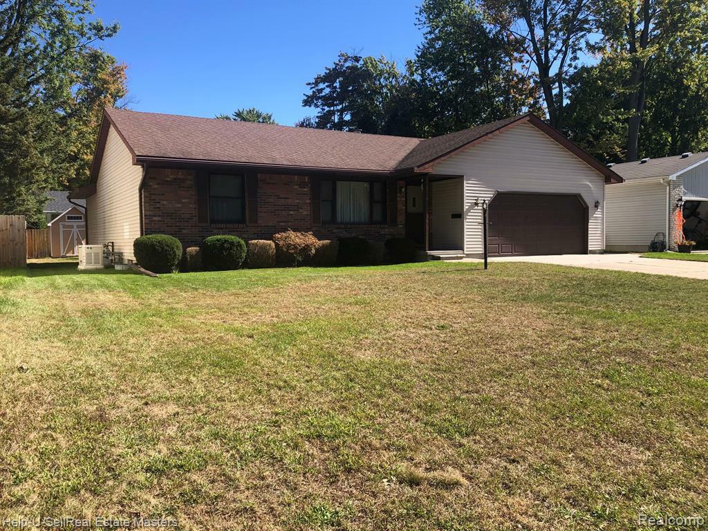 Property Photo:  3948 Tamarack Drive  MI 48060 1564 