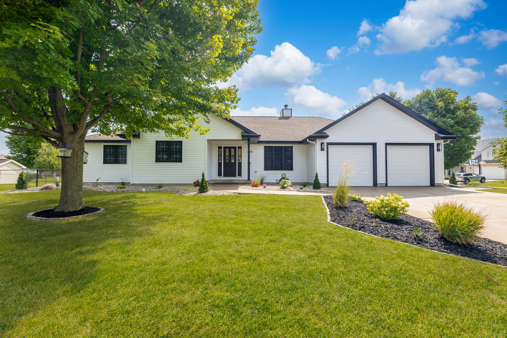 Property Photo:  1808 Dairy Lane  IL 60350 