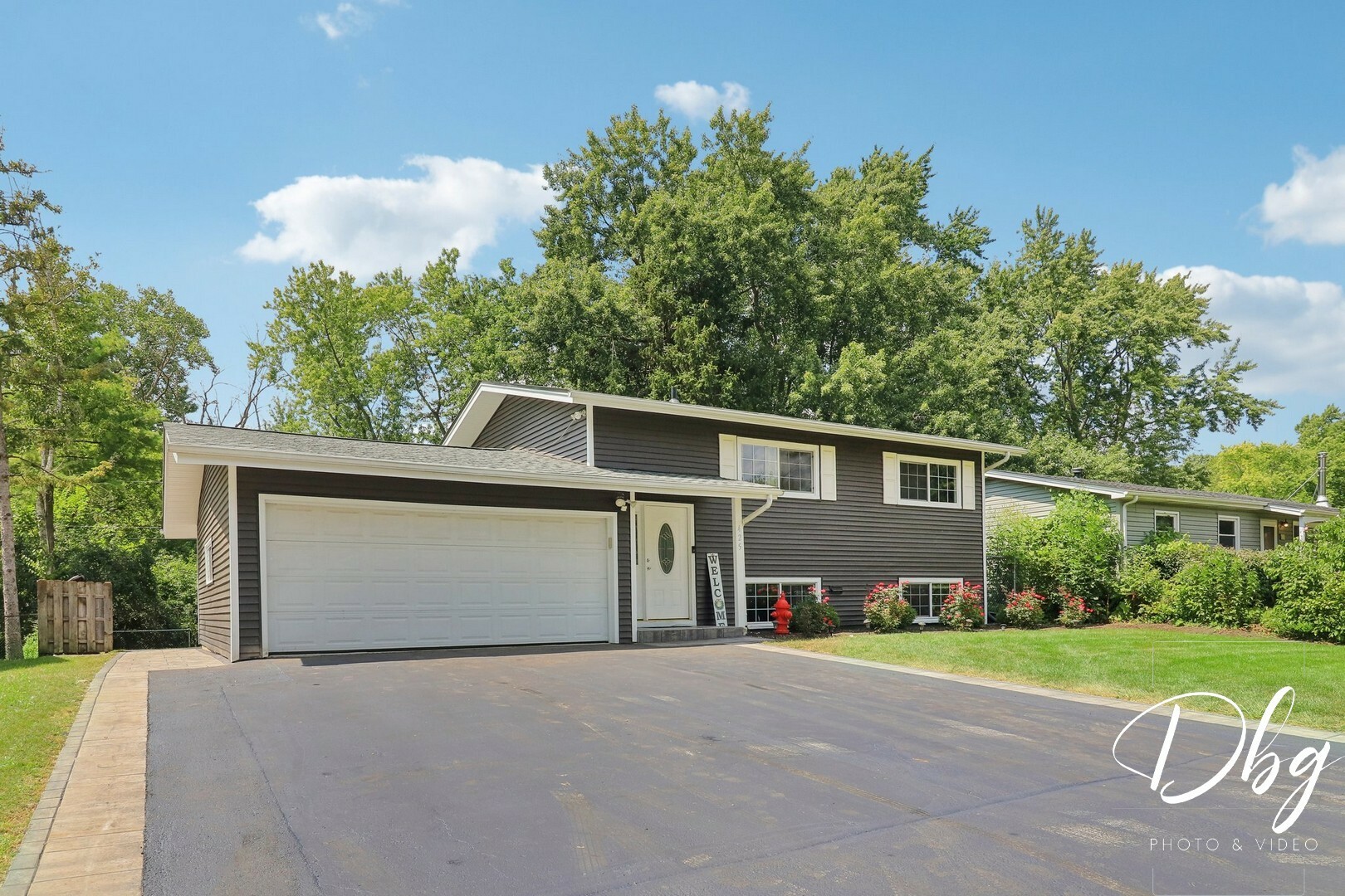 Property Photo:  425 Willow Road  IL 60084 