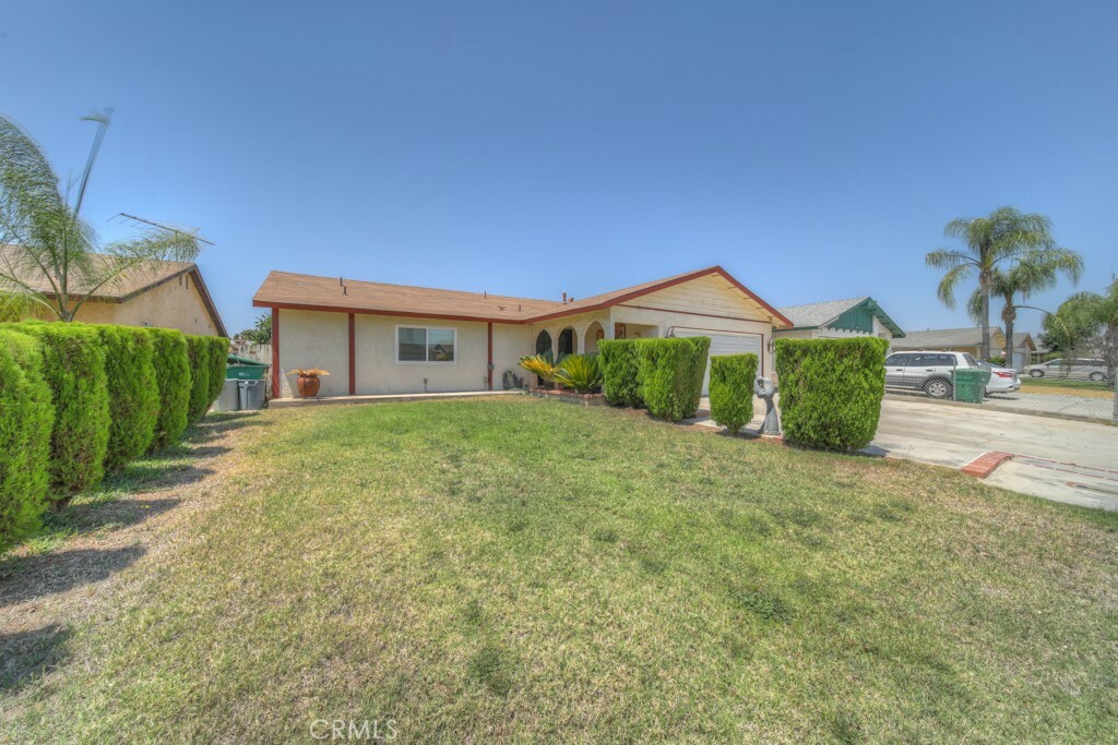 Property Photo:  14935 Cliffrose Court  CA 92553 