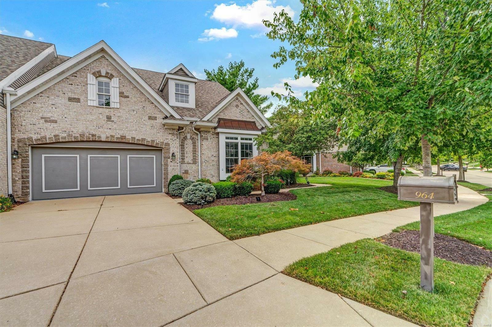 Property Photo: 964 Chesterfield Villas Circle MO 63017