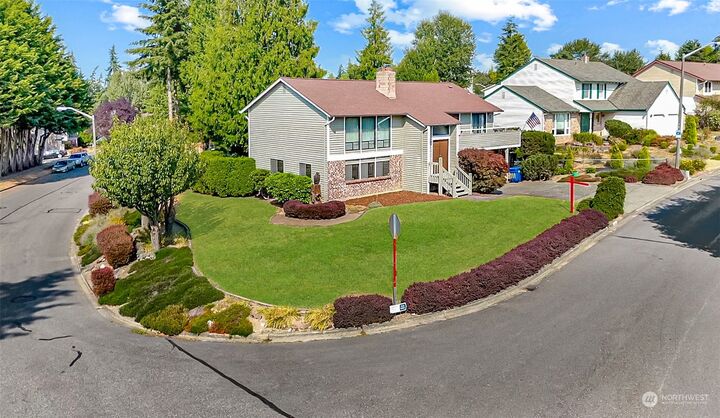 Property Photo:  4416 Hampton Court  WA 98032 