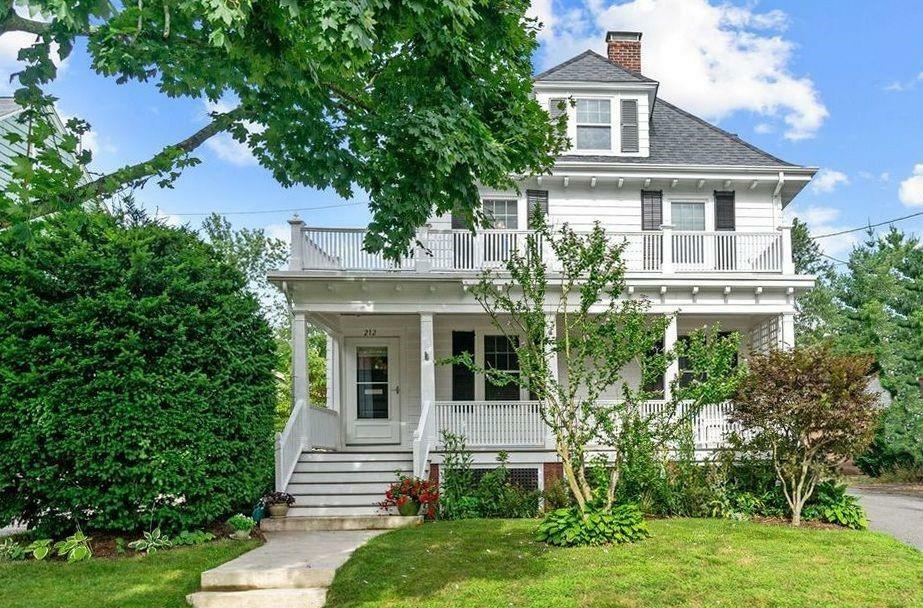 Property Photo:  212 Pawtuxet Avenue  RI 02905 