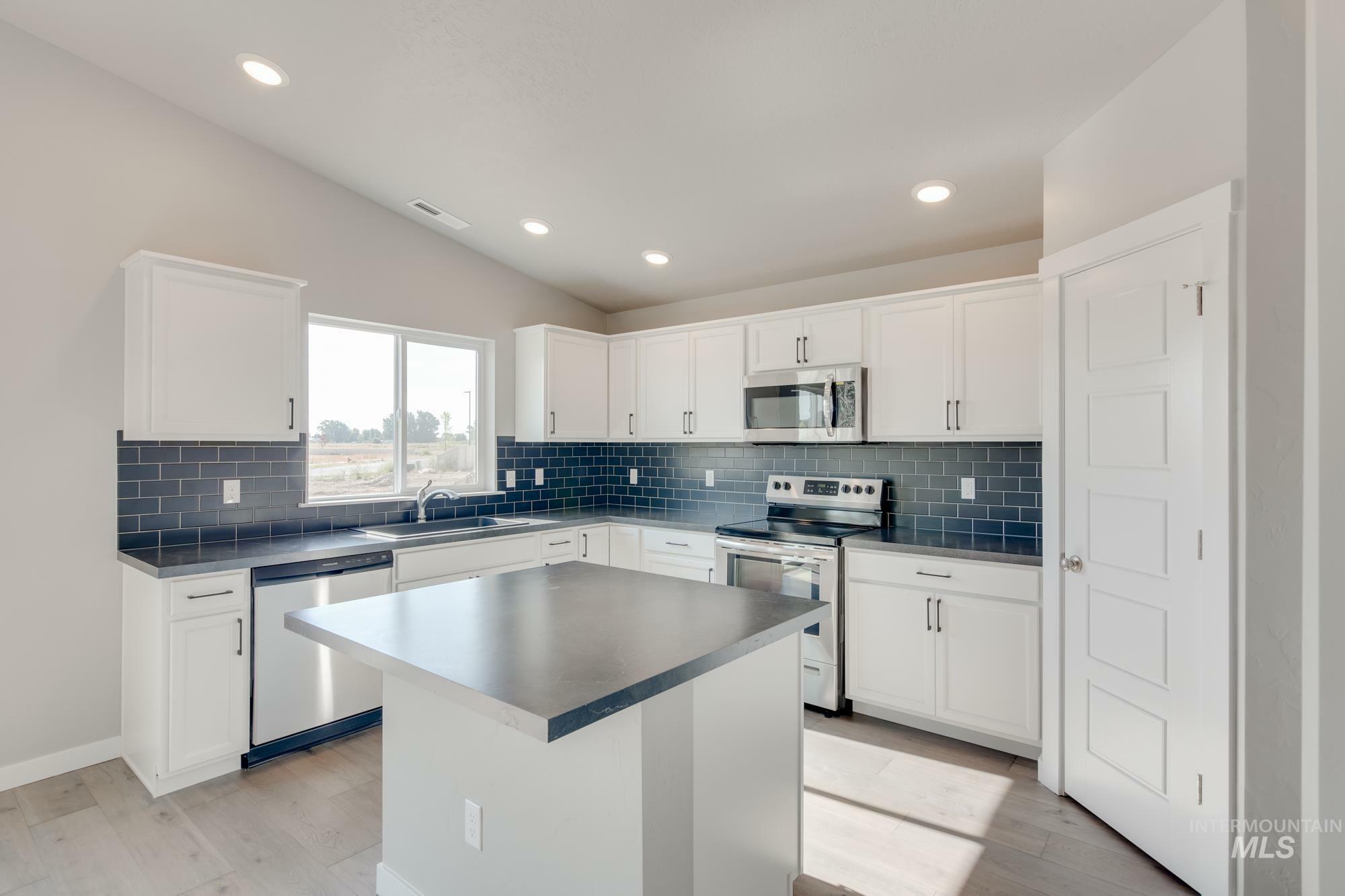 Property Photo:  1068 Quartzite Ave  ID 83644 